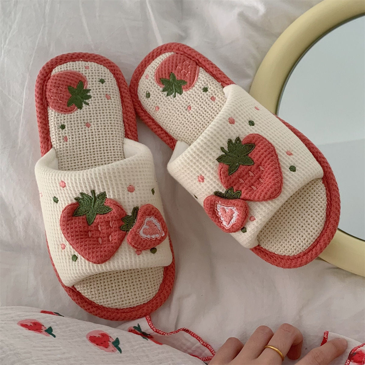 Women's Home Bedroom Quiet Soft Bottom Slippers Sweet Strawberry