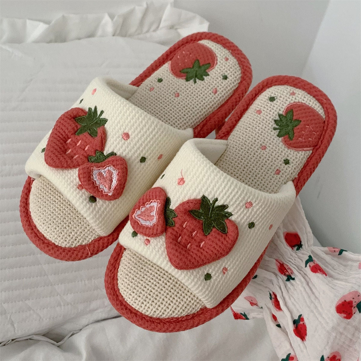 Women's Home Bedroom Quiet Soft Bottom Slippers Sweet Strawberry