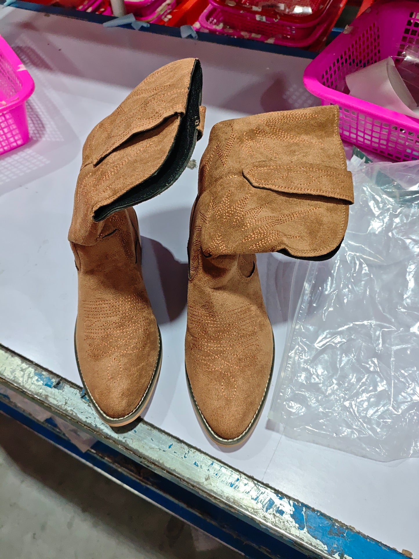 V-shaped Mid-calf Pointed Slip-on Suede Fashion Boots