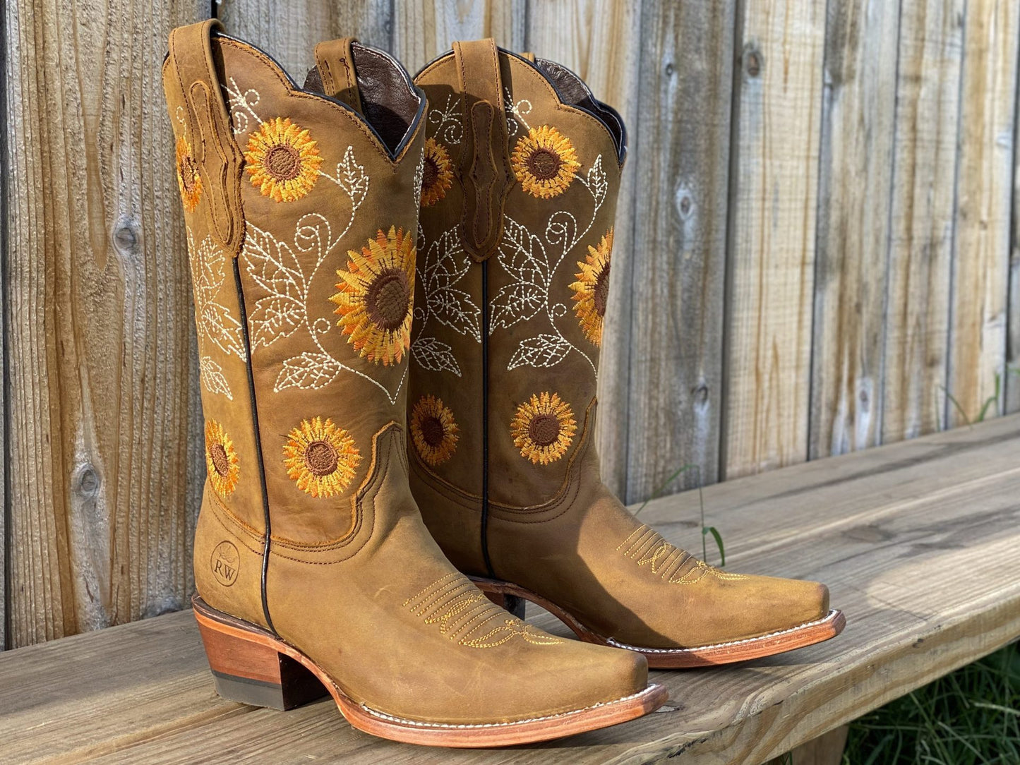 New Thick-heel Embroidery Sunflower 35-43 Mid-tube Women's Boots
